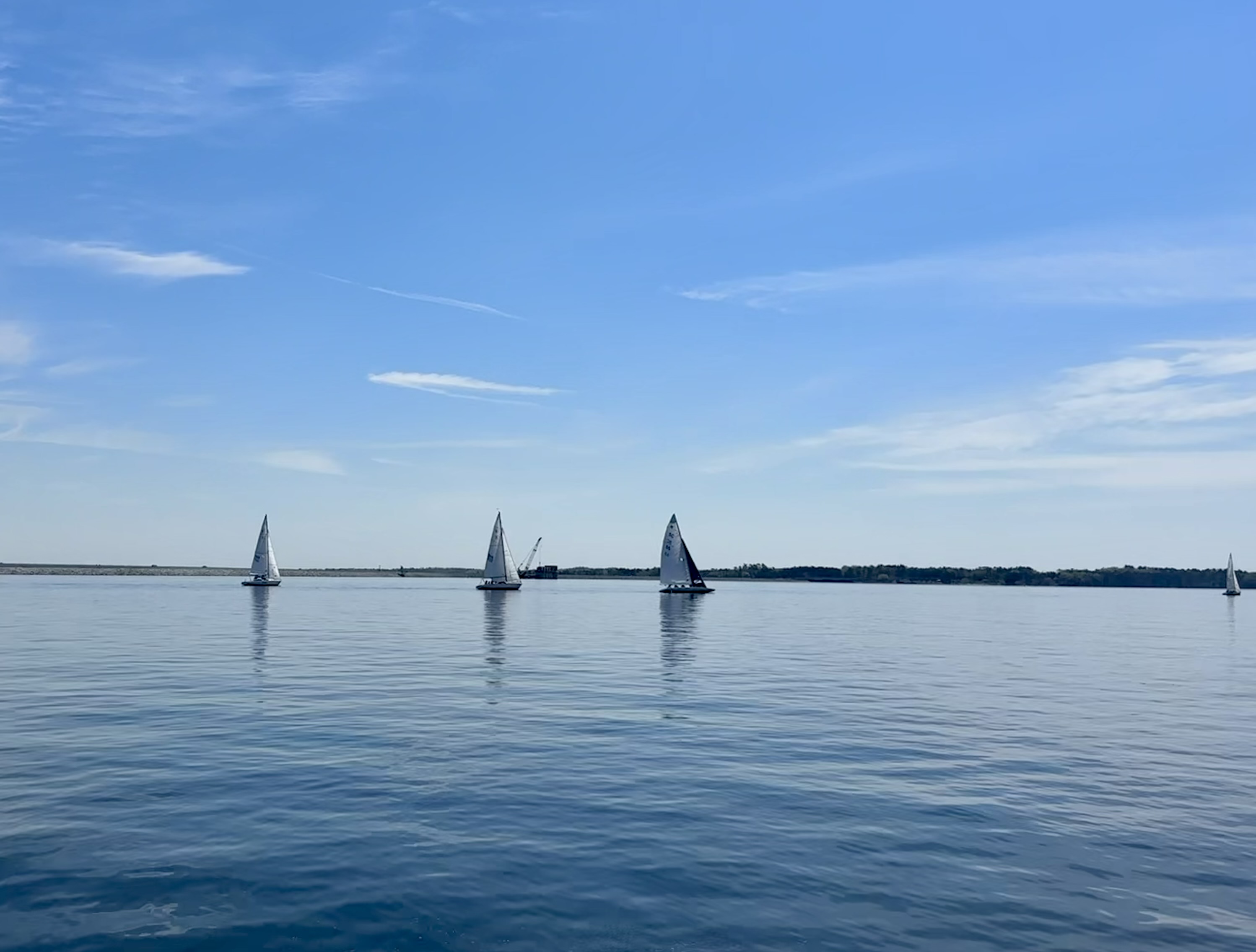 Roxana Gonzalez sailing